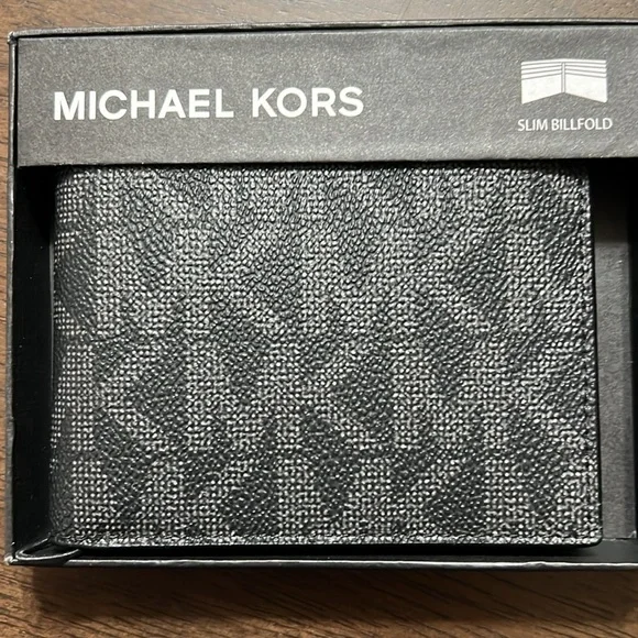 Michael Kors Men’s Slim Wallet - Picture 7 of 8